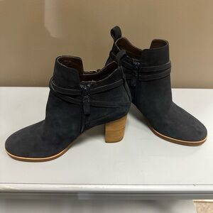 Navy blue Suede Ankle Boots